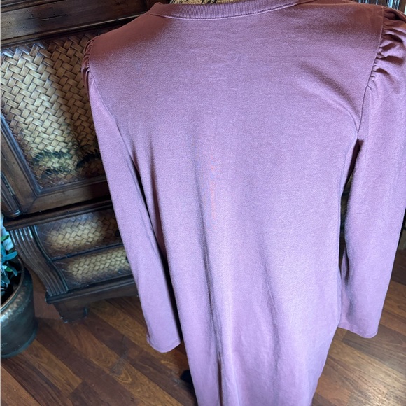 Universal Thread - Picture 2 of 4